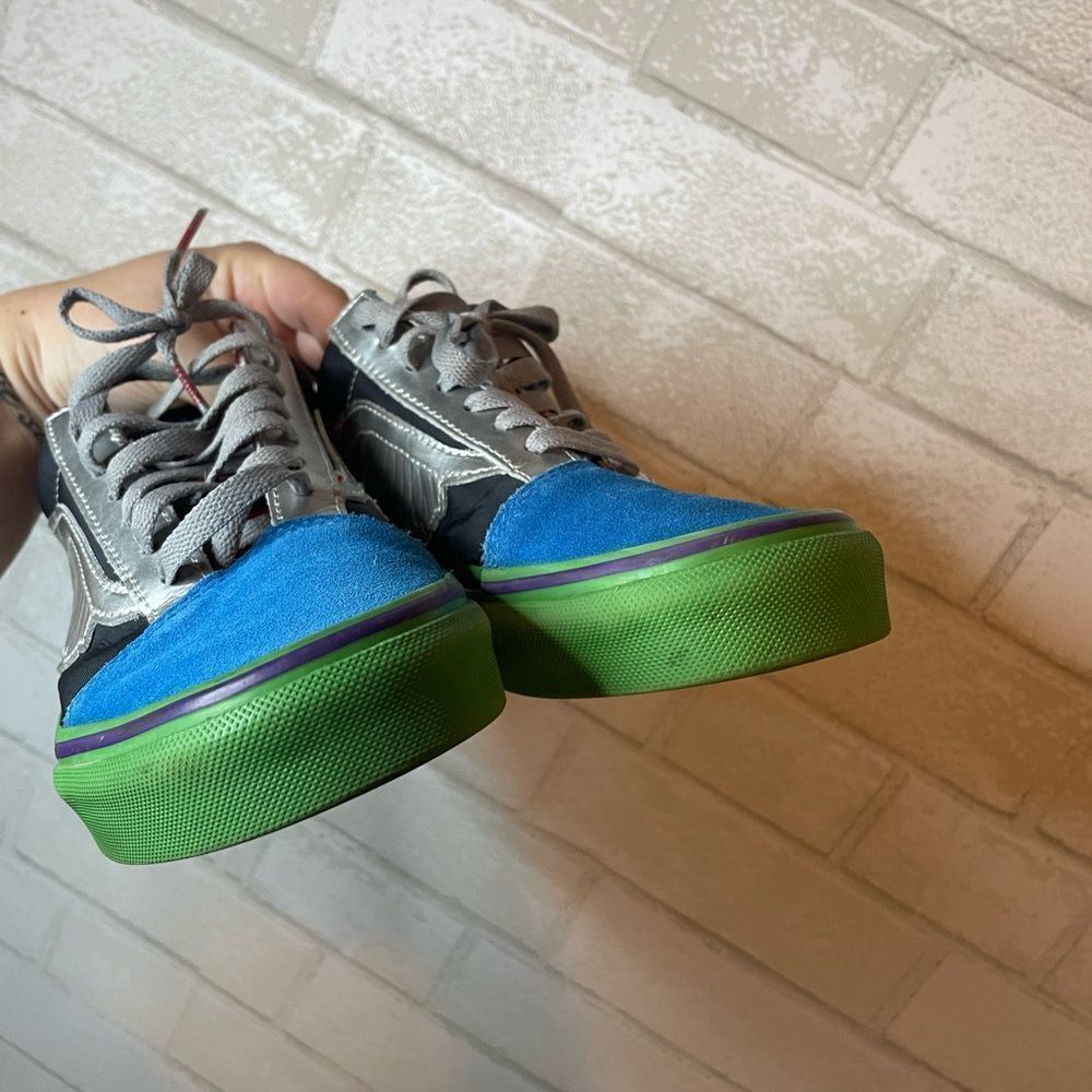 Vans X Marvel Collab Old Skool Avengers Shoes Sneakers Size Women's 6.5/Mens 5 - Picture 4 of 9